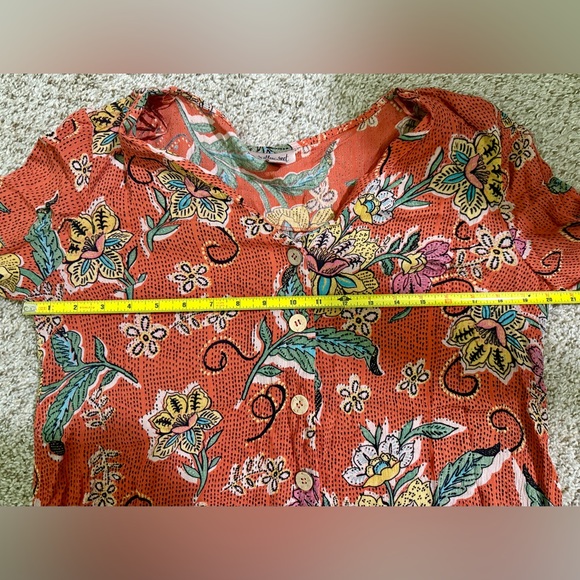 Willow & Root Floral Blouse - Picture 10 of 11